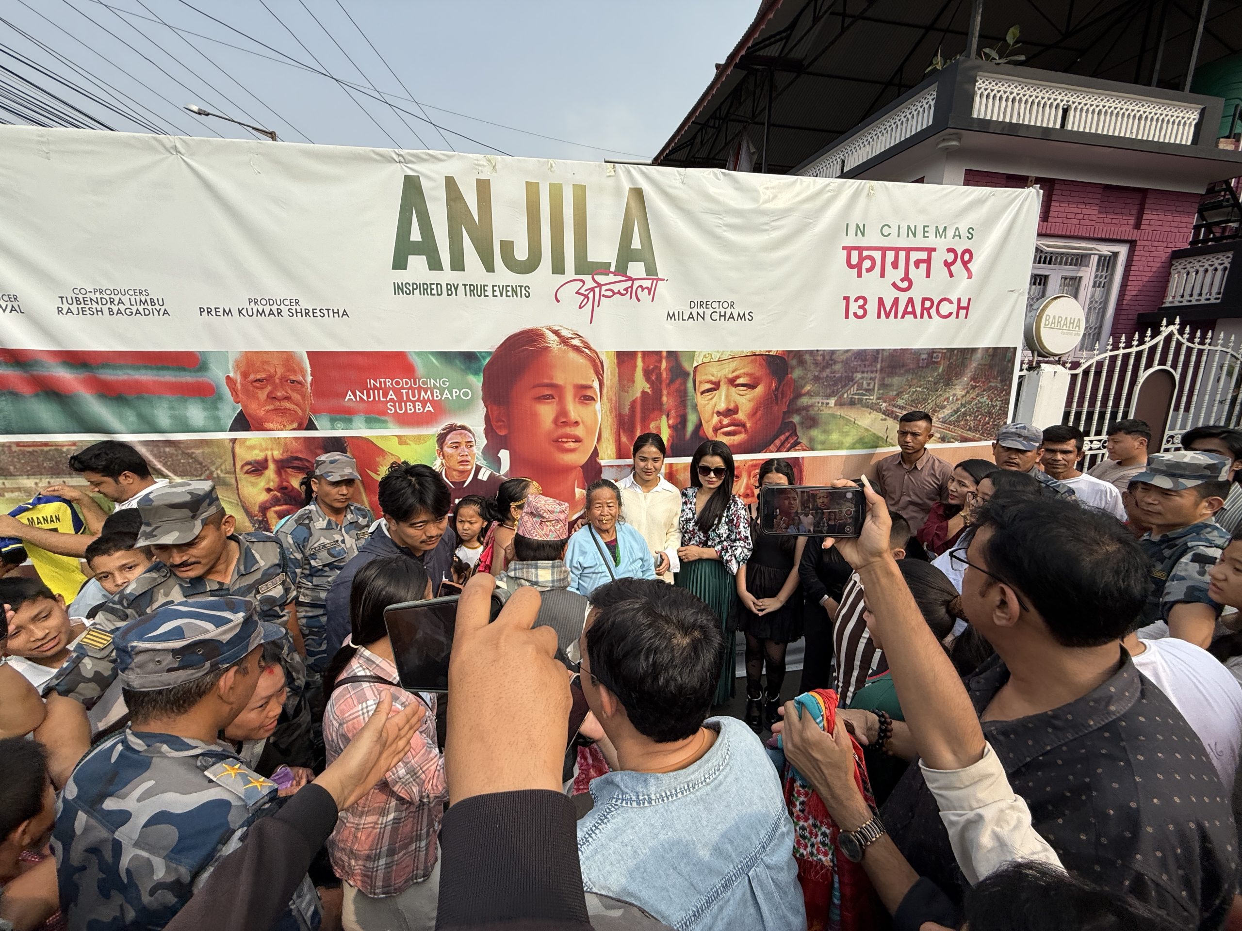 पूर्वी नेपालका हलहरूमा एन्जिलाको व्यापक क्रेज, छोटो समयमा धेरै दर्शक भेट्ने प्रयास