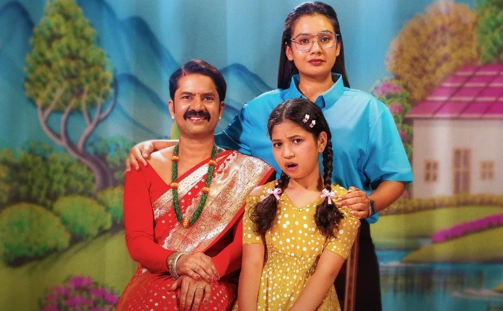 महिला र पुरुषको भूमिकामा कामेश्वर र लक्ष्मी, कात्तिक १३ मा आउँदै ‘परिवार’